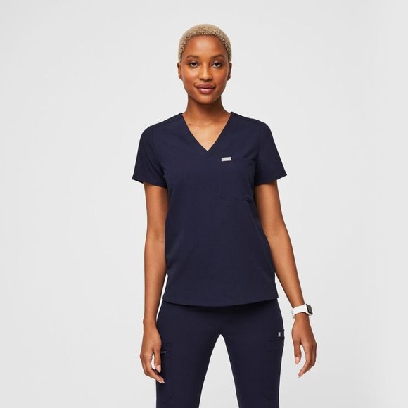 FIGS Catarina One-Pocket Scrub Top in Navy - Picture 1 of 5